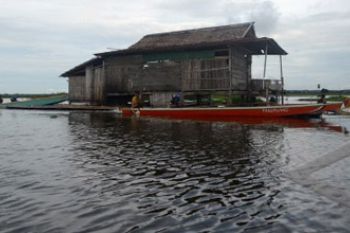 RUMAH TERAPUNG