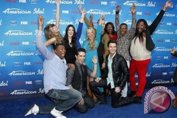 Dua kontestan perempuan unjuk gigi di final "American Idol"