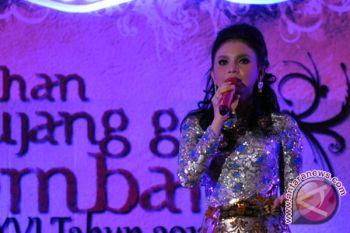 Rossa dirawat di Singapura