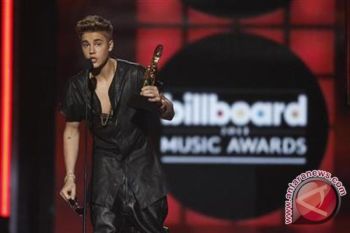 Justin Bieber, Taylor Swift raih Billboard Awards