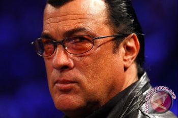 Kadyrov: Steven Seagal "hampir sepenuhnya Chechnya"