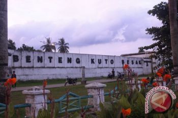 70TH RI - Puluhan ribu orang padati Benteng Kuto Besak