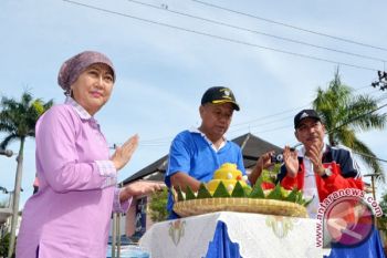 150 Lansia Dapat Paket Sembako Peringatan Halun