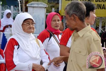 Mensos Ajak Sayangi-Lindungi Orang Tua
