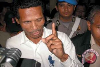 Hercules Terima Dakwaan Tanpa Pembelaan