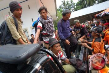 Evakuasi 21 orang rombongan napak tilas DPRD, tim medis disiagakan