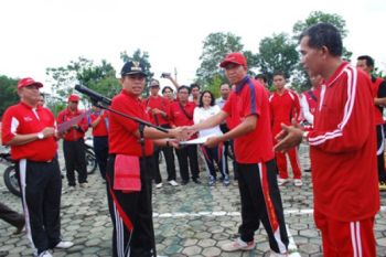 Serahkan Kendaraan Operasional