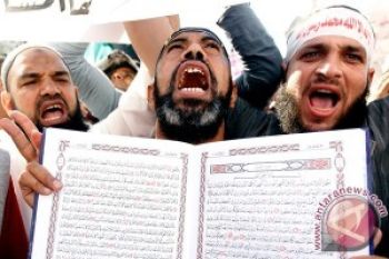 Muslim Mesir Protes Penangkapan Pengikut Salafi