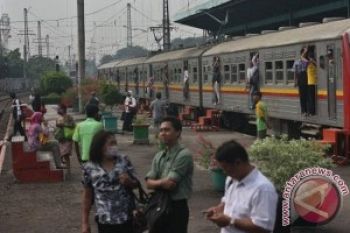 Tujuh Gerbong Tawang Jawa Lepas, Penumpang Panik
