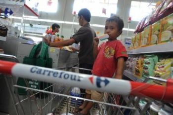 Diskon Tengah Malam Carrefour Bikin Panik Pembeli