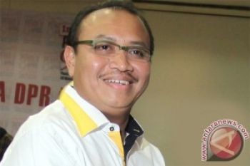 PKS Laporkan 10 Penyidik KPK ke Mabes Polri