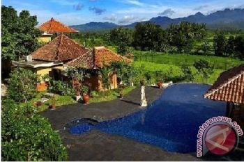 Gubernur minta pembangunan hotel Syariah segera direalisasi