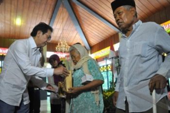 Bos Sido Muncul Masuk Kelompok Orang Paling Dermawan 