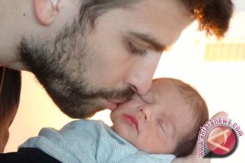  Shakira bahagia menjadi ibu menyusui 