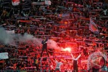 Arema Rotasi Posisi Pemain Hadapi Persita