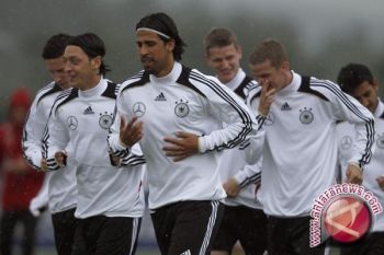  Si kembar jadi starter timnas Jerman