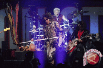  Rocker galang dana untuk korban bom Boston