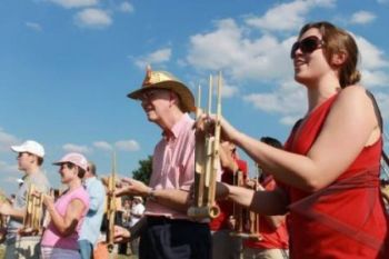 Inilah Kelompok Angklung yang Dapat Penghargaan "Ambassador Award" di Swiss