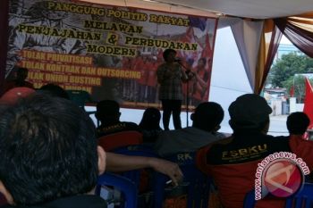 Buruh Harus Terus Perjuangkan Perbaikan Nasib