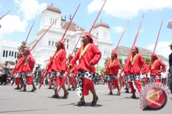 Ribuan Pelajar Berlibur Di Keraton Kasepuhan Cirebon