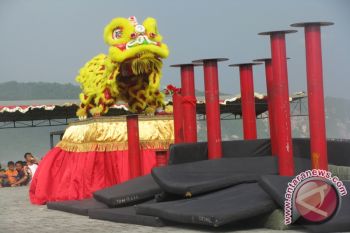 Festival Barongsai meriahkan perayaan Peh Cun 2013