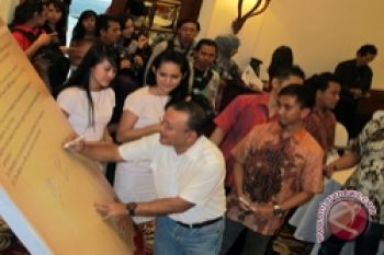 Telkomsel buka pembelian online BlackBerry Q10