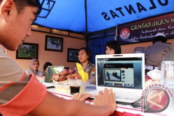 Indonesia aims to provide internet access to 300,000 schools by 2025