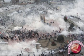  PM Turki dan demonstran berembug