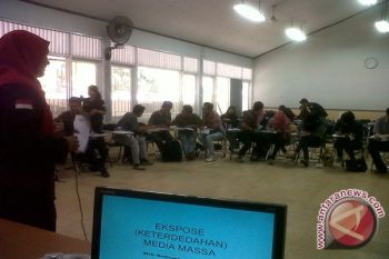 Pilar FEB Unila Gelar Pelatihan Jurnalistik