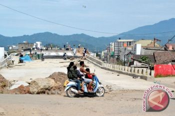 Penyelesain pembangunan jalan layang molor 