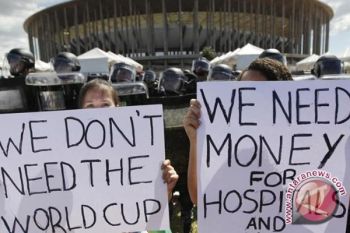 Ribuan demonstran memprotes pemborosan gelar Piala Konfederasi di Brazil