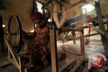 Tenun Donggala Belum Kantongi Hak Cipta