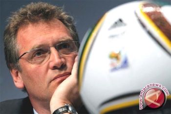 Valcke: Blatter Harus Tetap Jadi Ketua FIFA