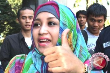 Fathanah Minta Istrinya Datang Saat Sidang Senin Depan