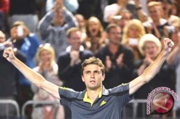  Simon Hadapi Lopez Di Final Eastbourne Internasional