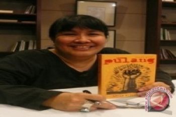 Leila S. Chudori Tulis Novel Tragedi 1998