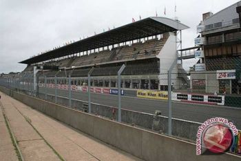 Pebalap Denmark Simonsen tewas di Le Mans