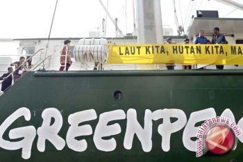  Kapal Greenpeace "Esperanza" Tiba Di Bangkok