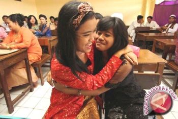  115 Siswa Berprestasi Ini Diberikan Laptop