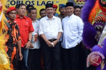 Berlian Tihang-Mukhlis Basri Daftar ke KPU Lampung