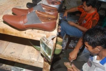 Perajin Kulit Didorong Kreatif Ciptakan Produk