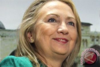 Hillary Clinton Buka Akun Twitter