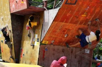 Tujuh Atlet Panjat Tebing Turun di Kejurnas