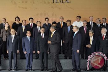 Presiden Hadiri FEALAC