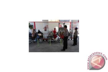 Sejumlah spbu di mataram dijaga aparat kepolisian