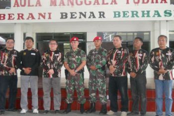 Alfamart Gandeng Kopassus Beri Latihan Karyawan