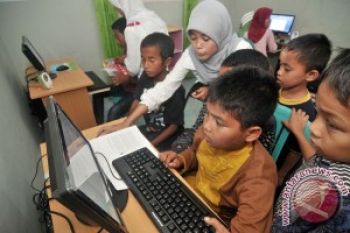 Banyak Orangtua Tak Paham Bahasa Internet