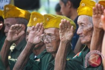 Presiden Kukuhkan 44 Pengurus Legiun Veteran RI