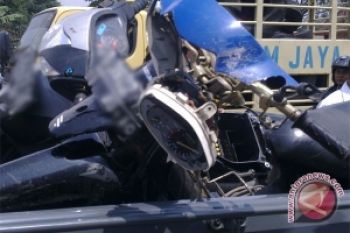 Truk Lindas Sepeda Motor, Satu Orang Tewas