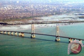 BBPJN Periksa Frekuensi Getaran Jembatan Suramadu